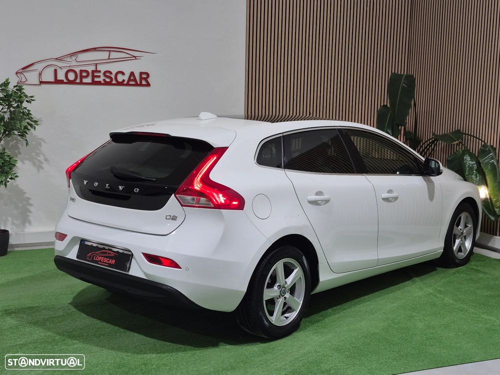 Volvo V40 1.6 D2 Momentum Eco - 6