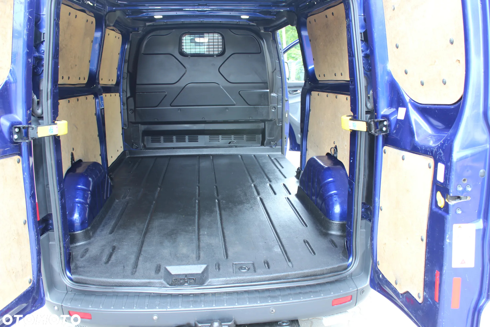 Ford TRANSIT CUSTOM L2H1 - 30