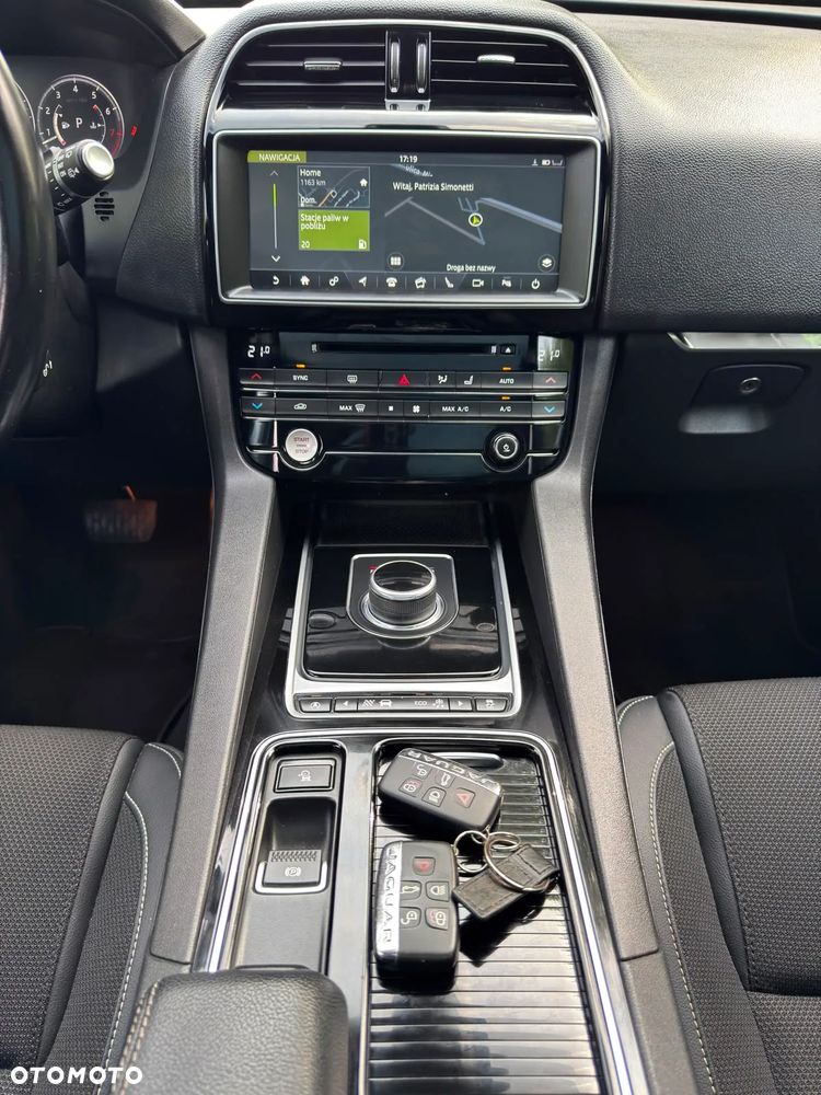 Jaguar F-Pace 35t AWD Prestige - 9
