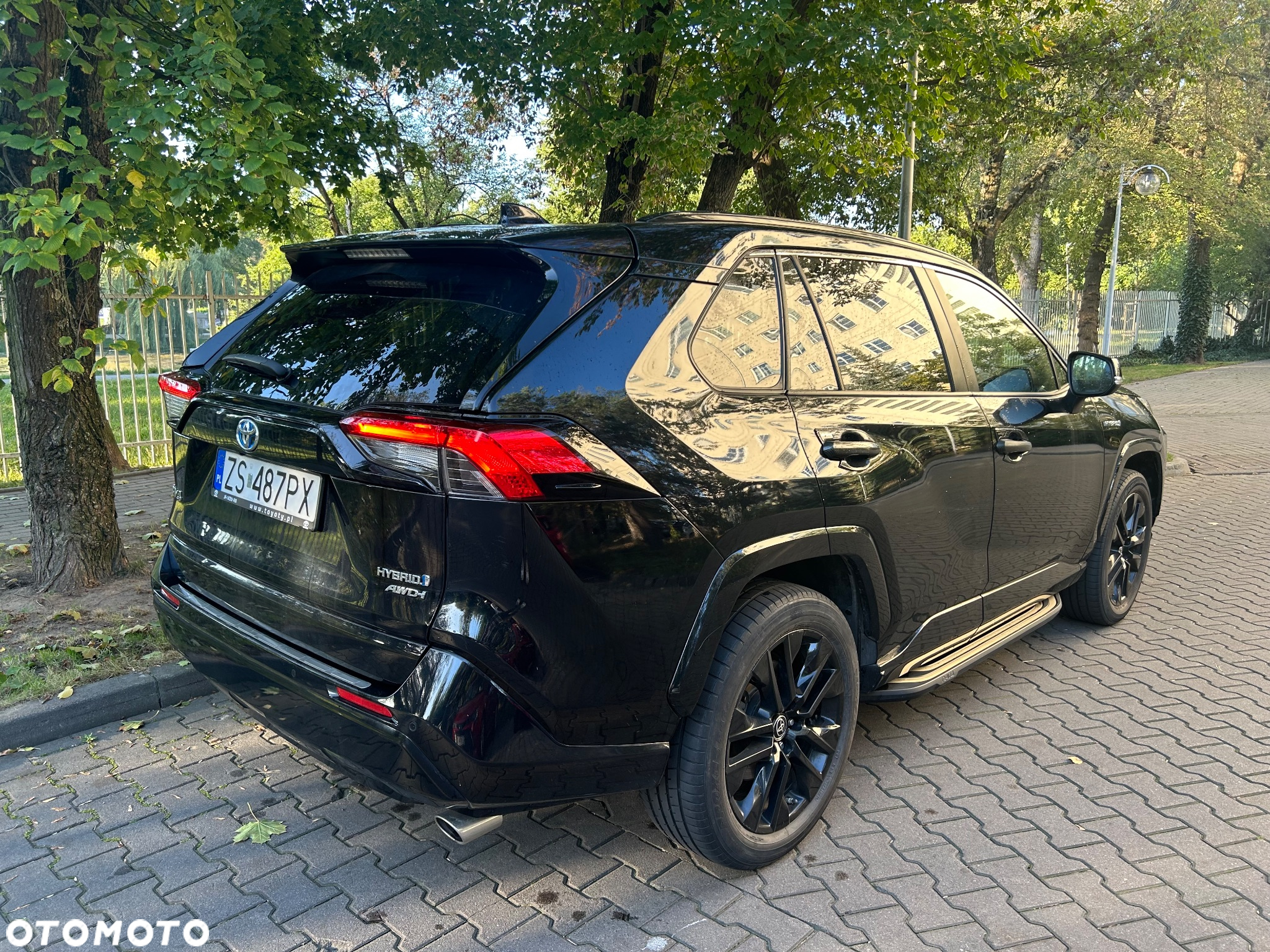 Toyota RAV4 2.5 Hybrid Black Edition by JBL 4x4 - 7