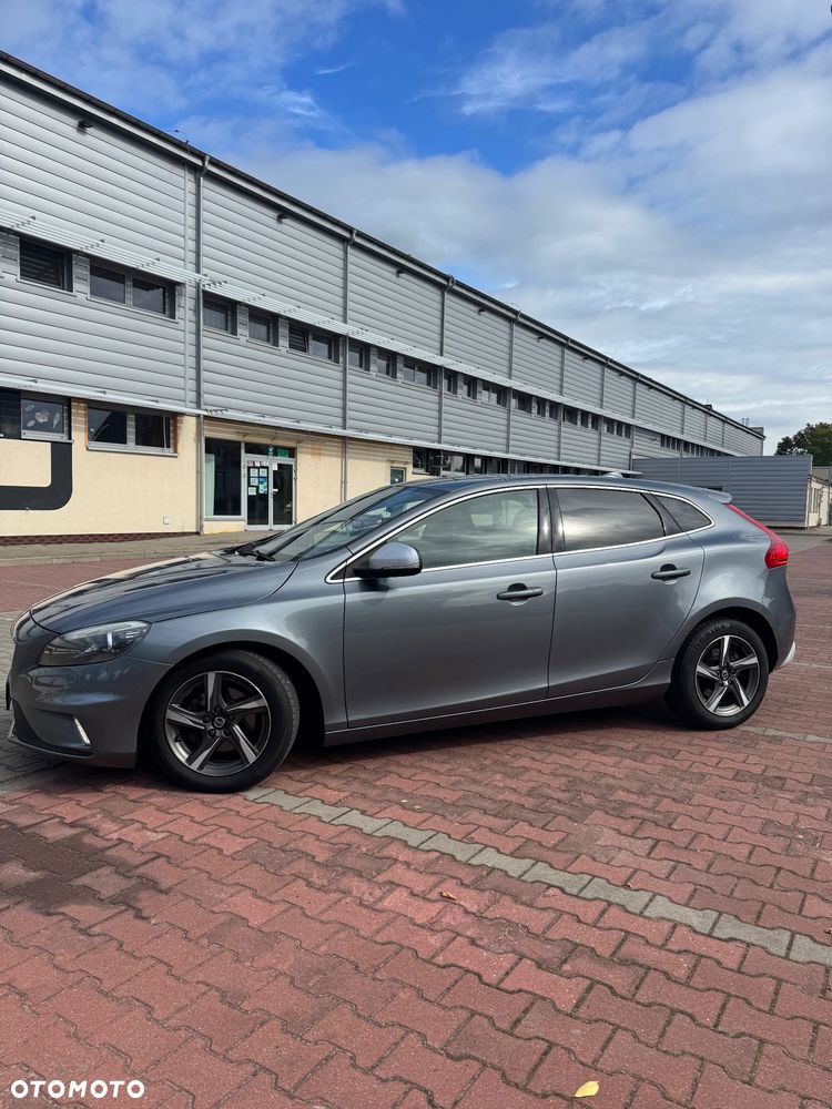 Volvo V40 D2 Drive-E R-Design Kinetic - 2