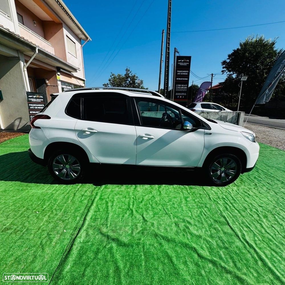 Peugeot 2008 1.2 PureTech Style — fotografia 4