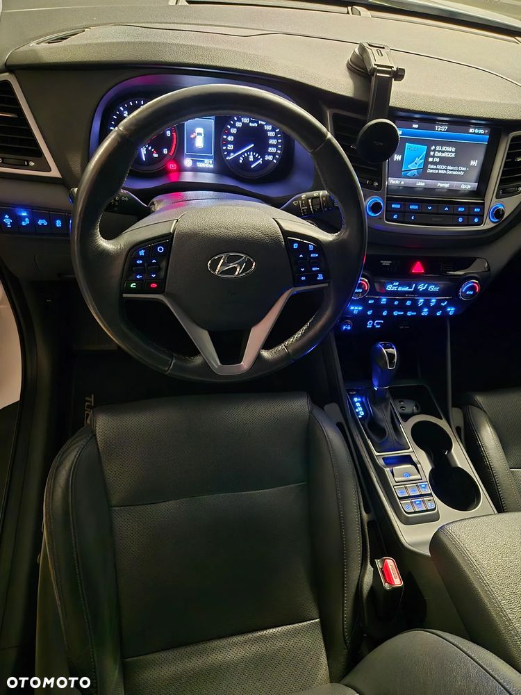 Hyundai Tucson blue 1.7 CRDi 2WD DCT Premium - 29