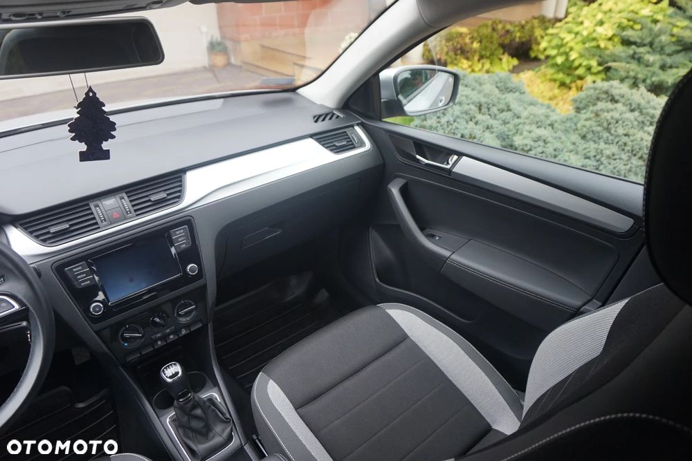 Skoda RAPID Spb 1.0 TSI Ambition - 9