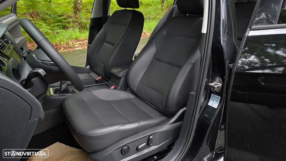 VW Golf 1.6 TDi R-Line - 27