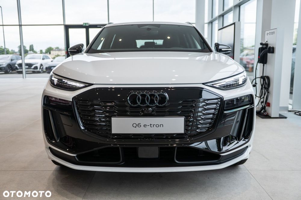 Audi Q6 e-tron - 3