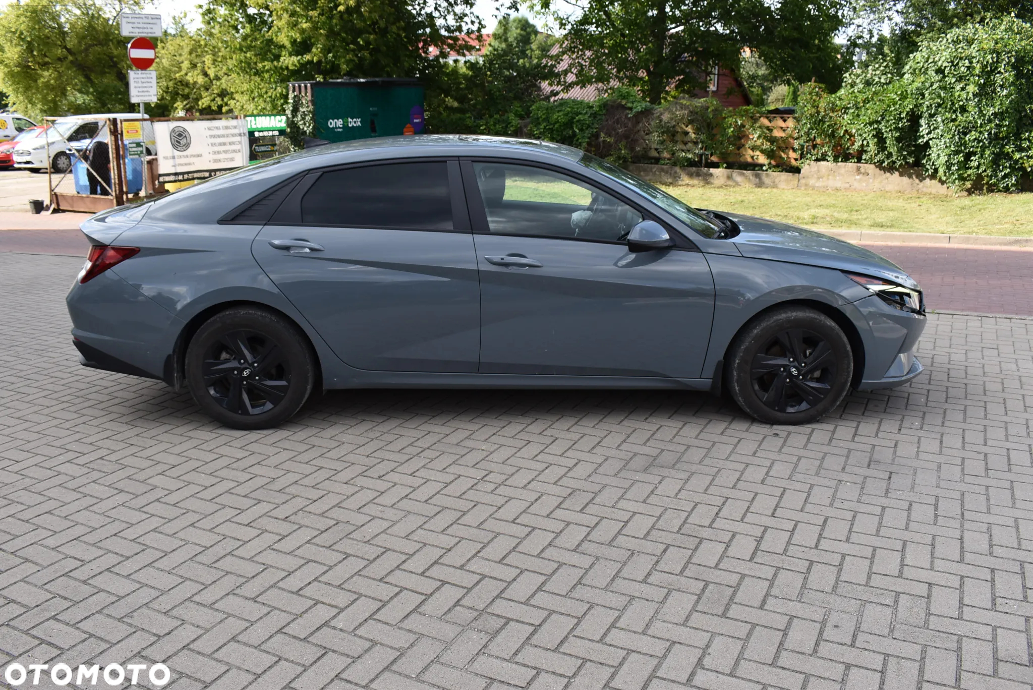 Hyundai Elantra - 4