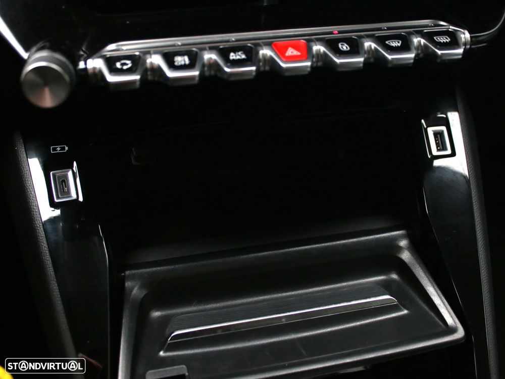 Peugeot 208 1.2 PureTech Allure - 23