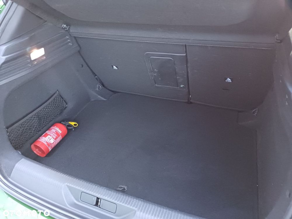 Peugeot 308 1.2 PureTech Allure S&S EAT8 - 34