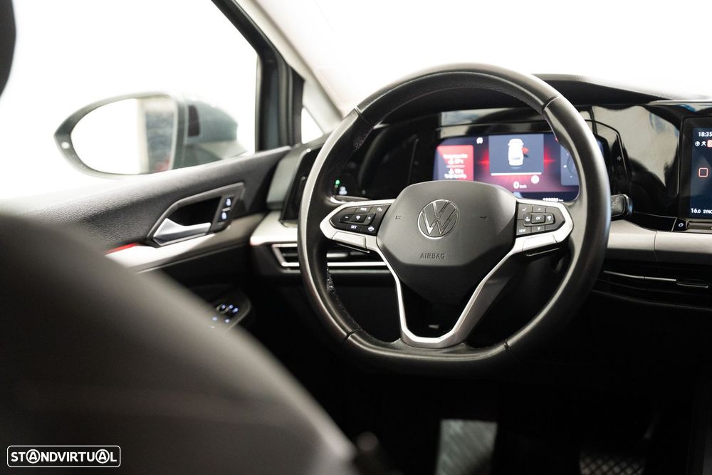 VW Golf Variant 1.0 eTSI Life DSG - 11