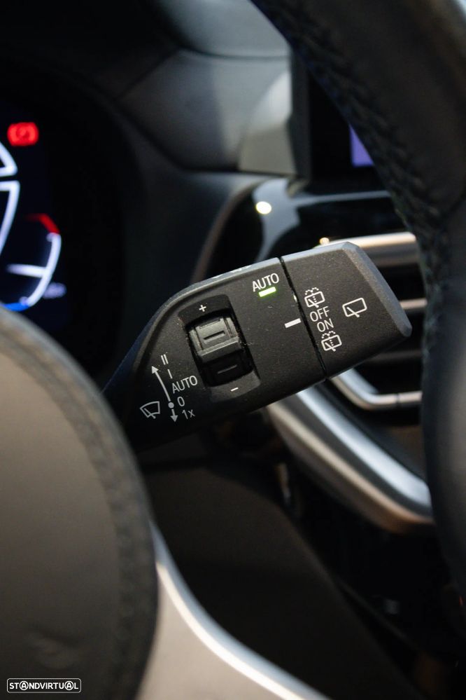 BMW iX3 M Sport Impressive - 21