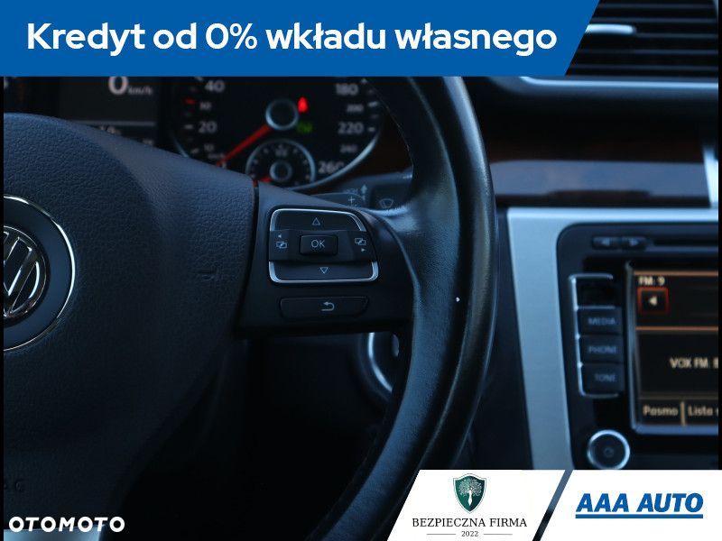 Volkswagen Passat Variant - 24