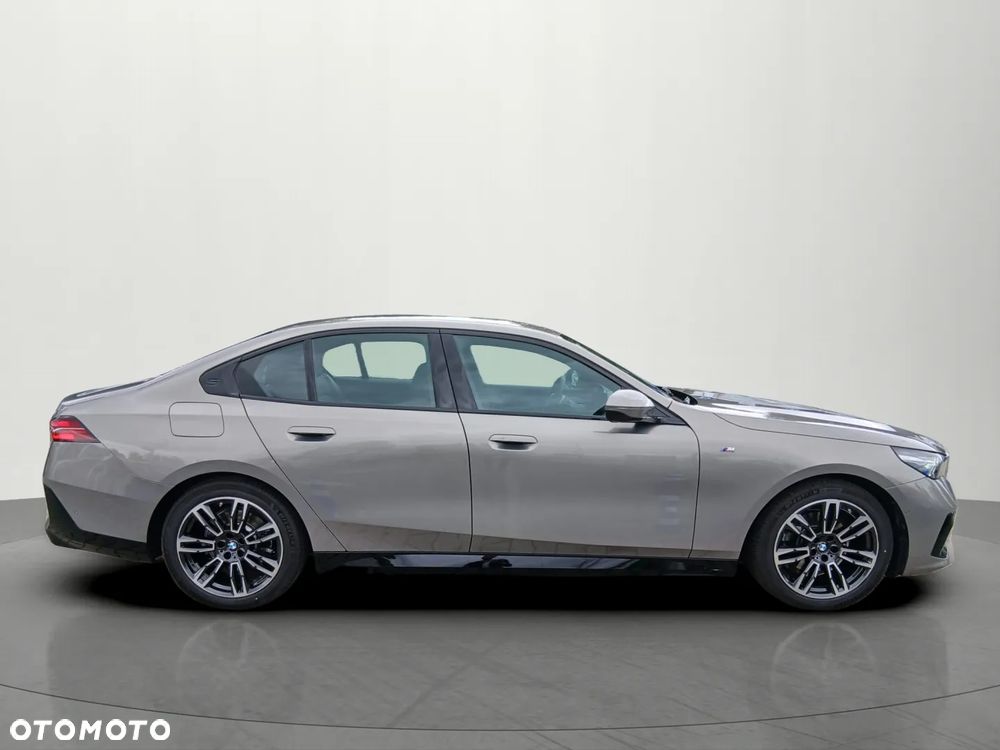 BMW Seria 5 520d xDrive mHEV M Sport - 5