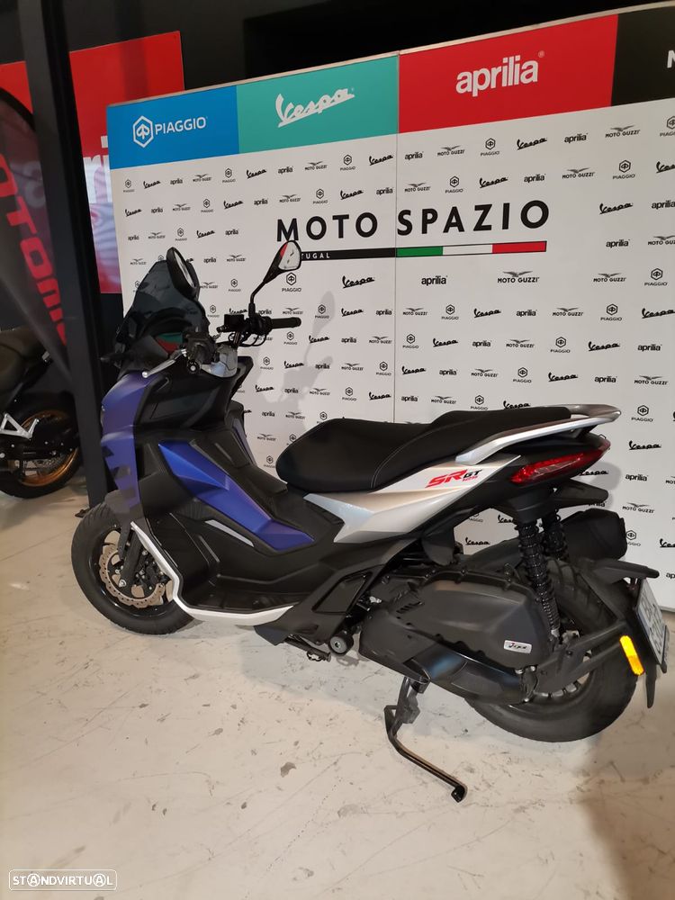 Piaggio 125 SR GT - 3