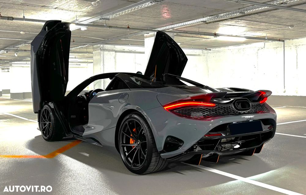 McLaren 750S Spider - 24