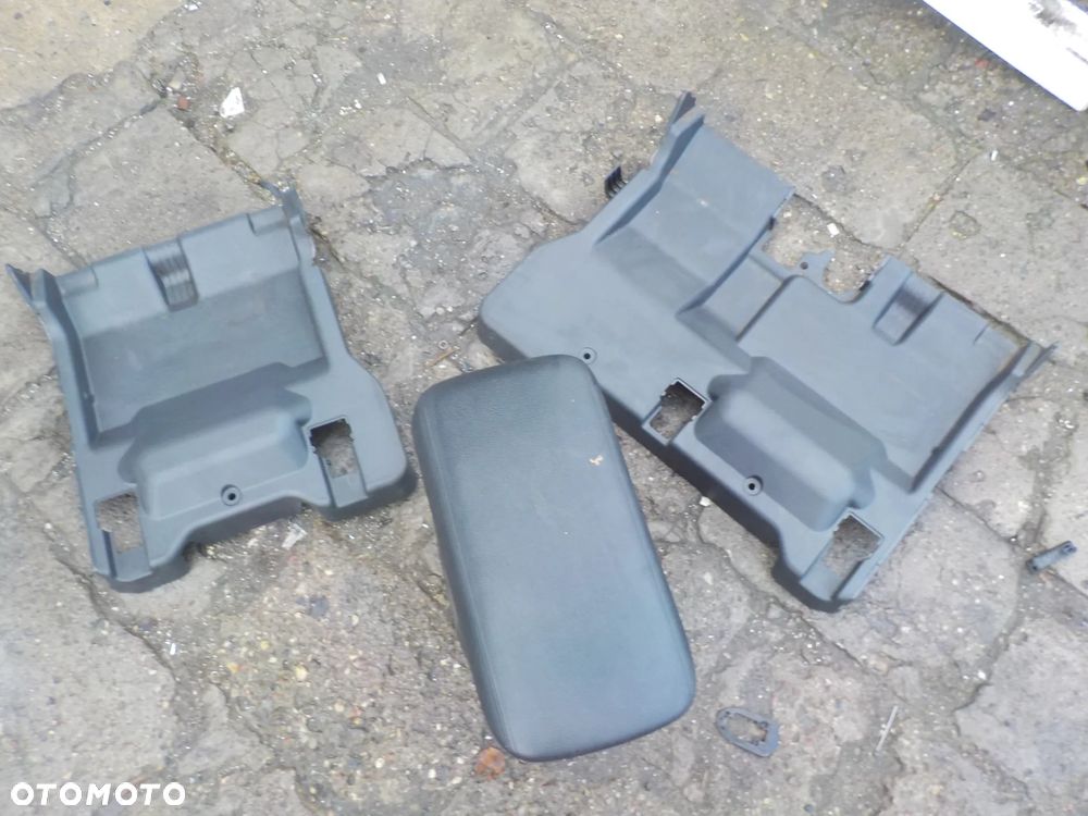 MITSUBISHI OUTLANDER III FOTELE KANAPA BOCZKI PODŁOKIETNIK - 18