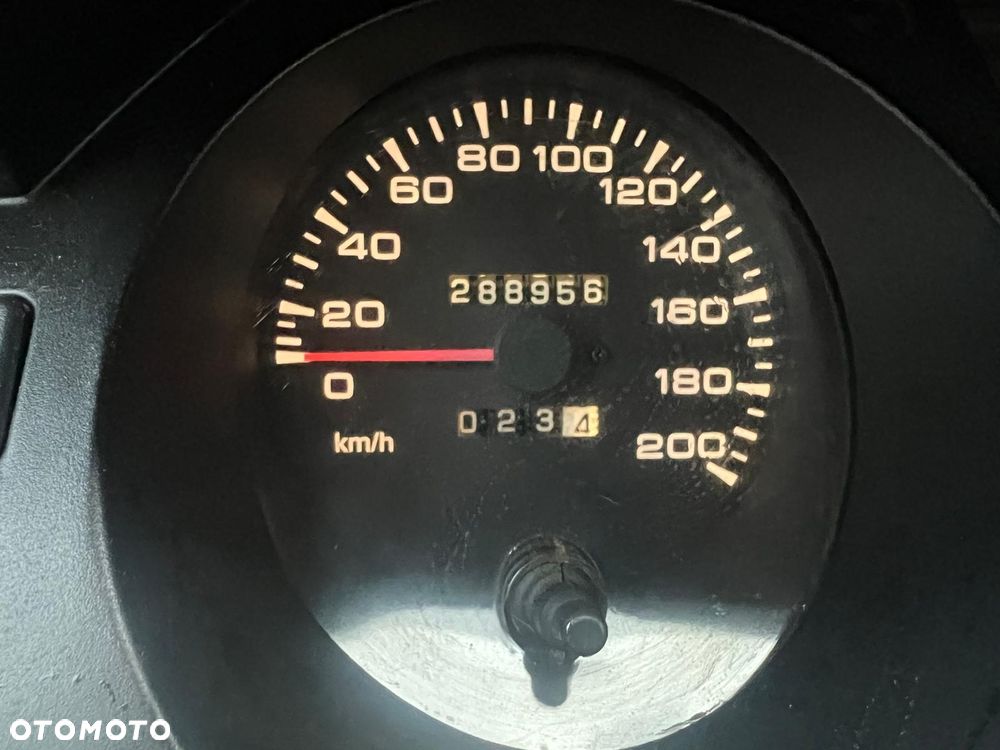 Mitsubishi Pajero - 23