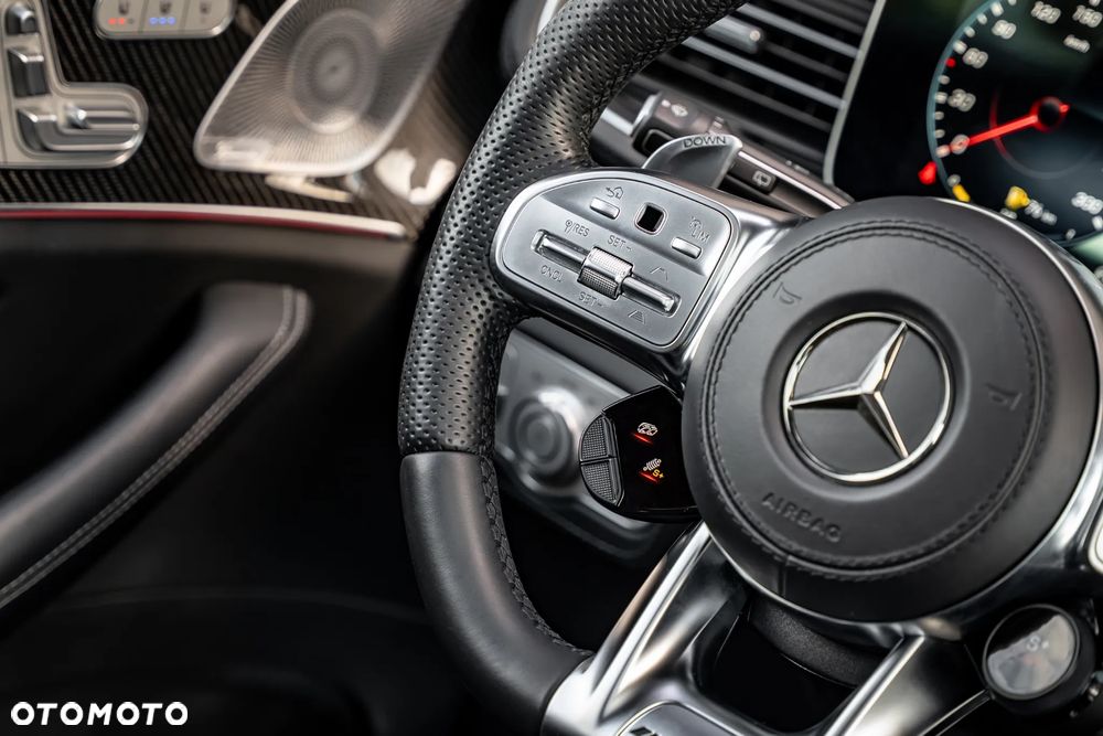 Mercedes-Benz GLS - 25