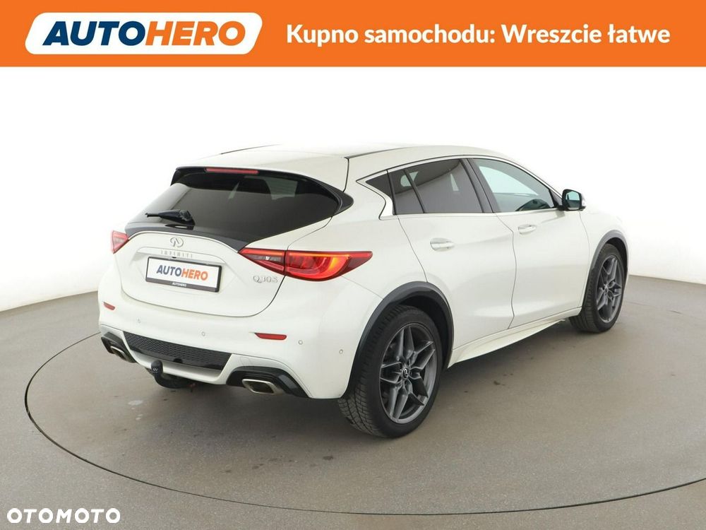 Infiniti Q30 1.6t DCT Sport - 8