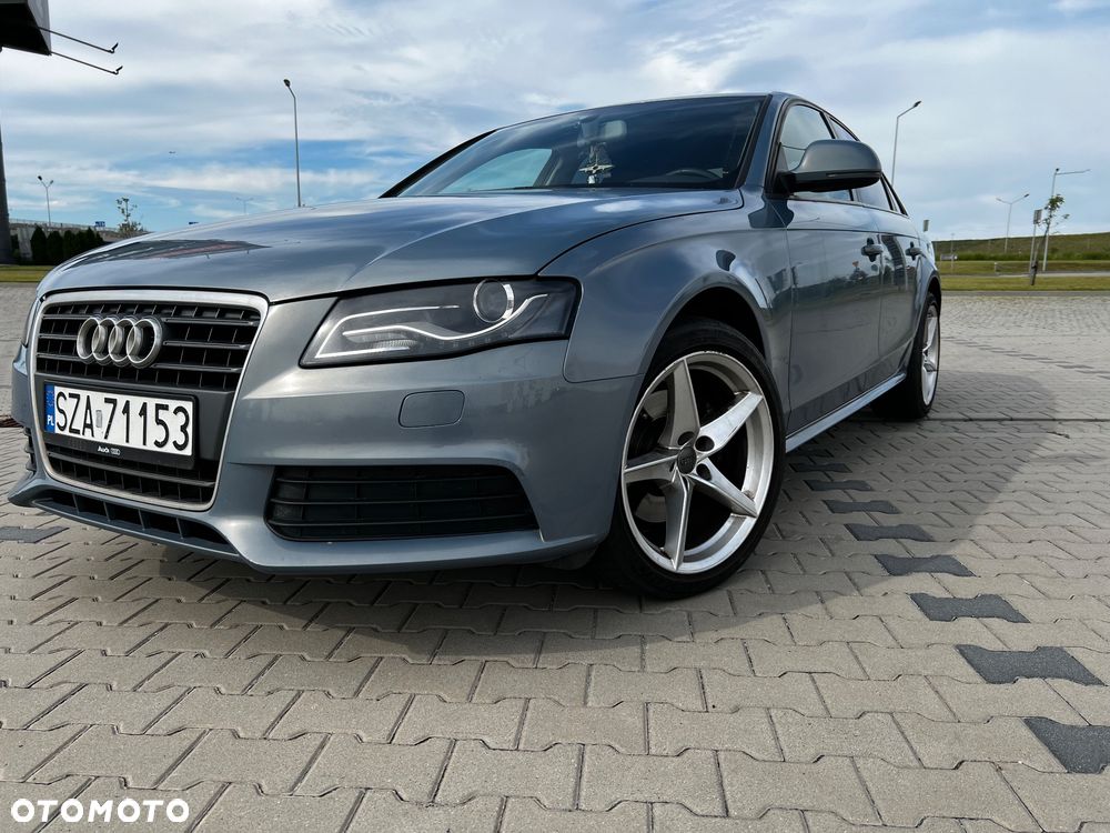 Audi A4 Limousine - 1