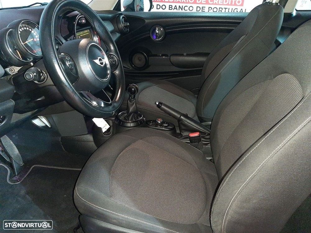 MINI 5 Portas One D - 21