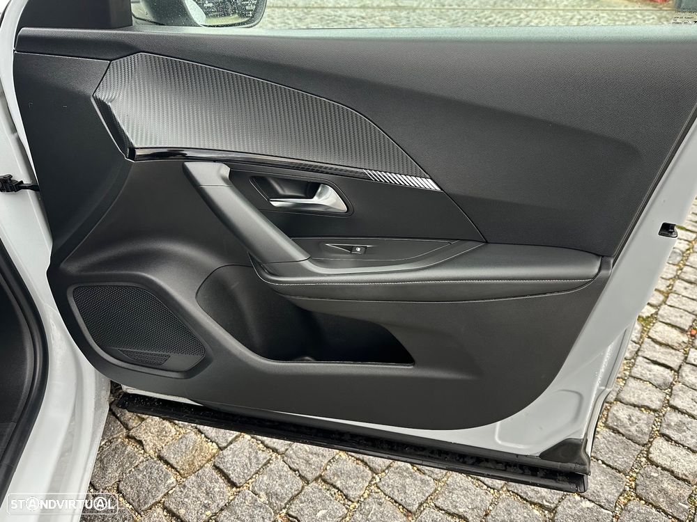 Peugeot 2008 1.2 PureTech Allure Pack EAT8 - 13