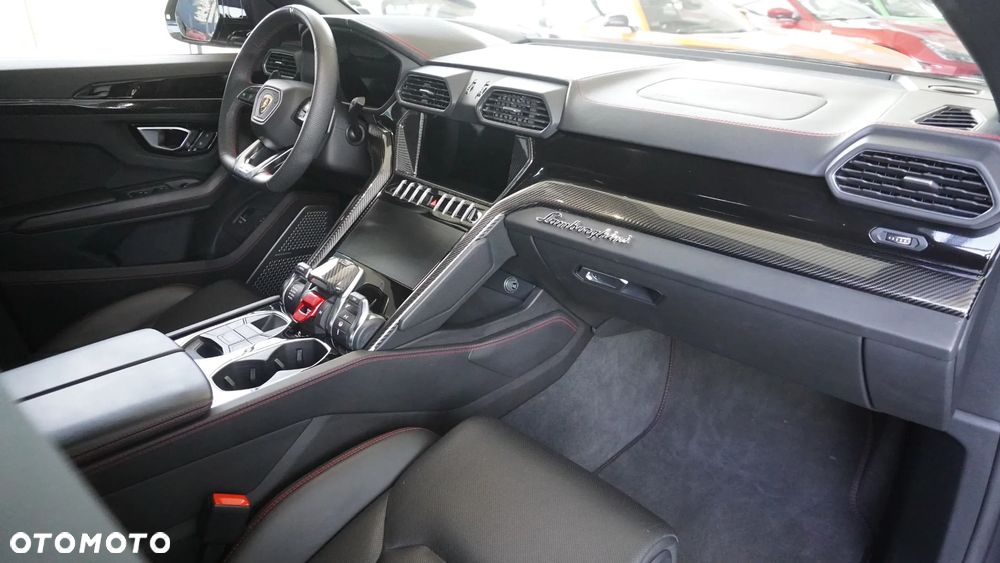 Lamborghini Urus - 8