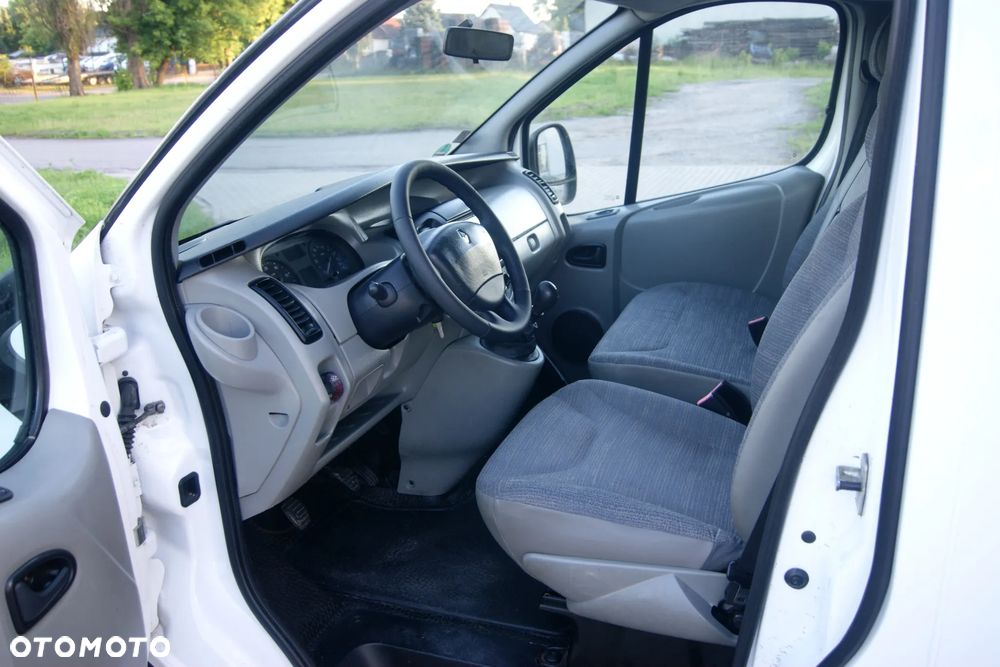 Renault TRAFIC - 24