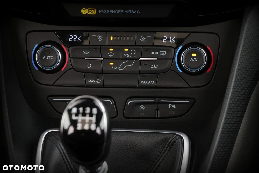 Ford Tourneo Connect Grand - 19