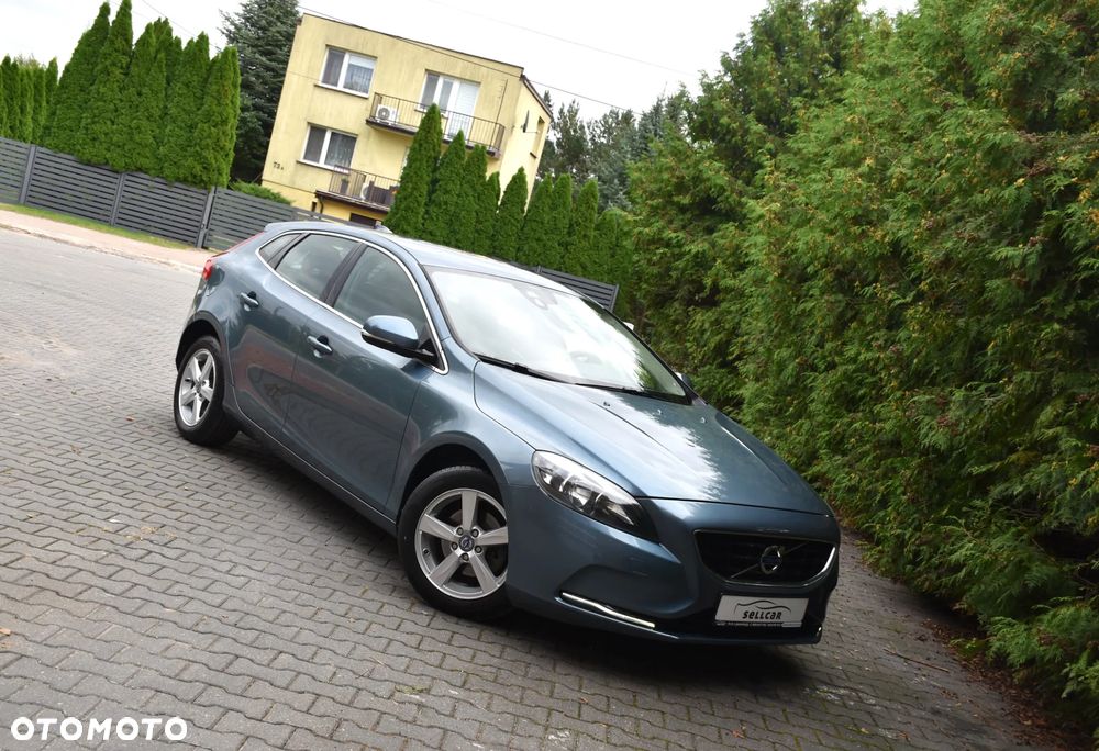 Volvo V40 D2 Momentum - 2