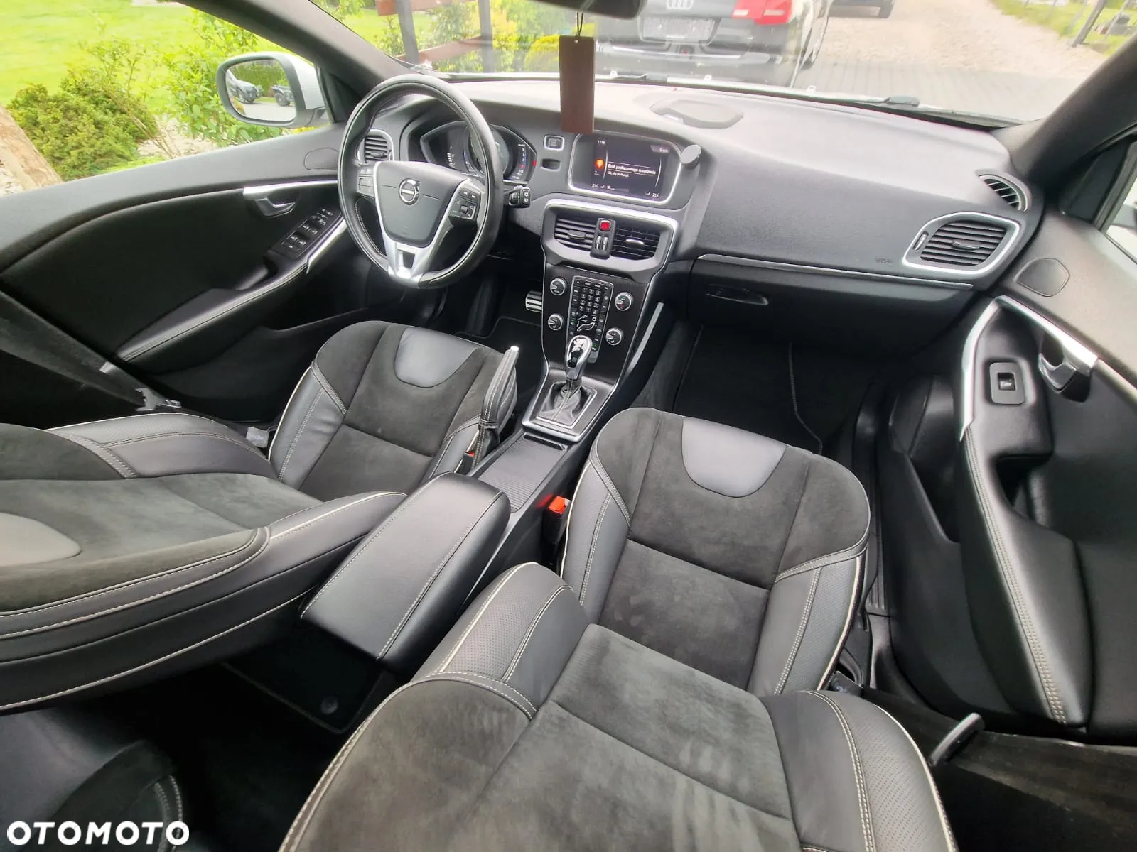 Volvo V40 D3 Geartronic RDesign - 20
