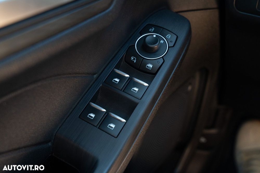 Ford Kuga - 17