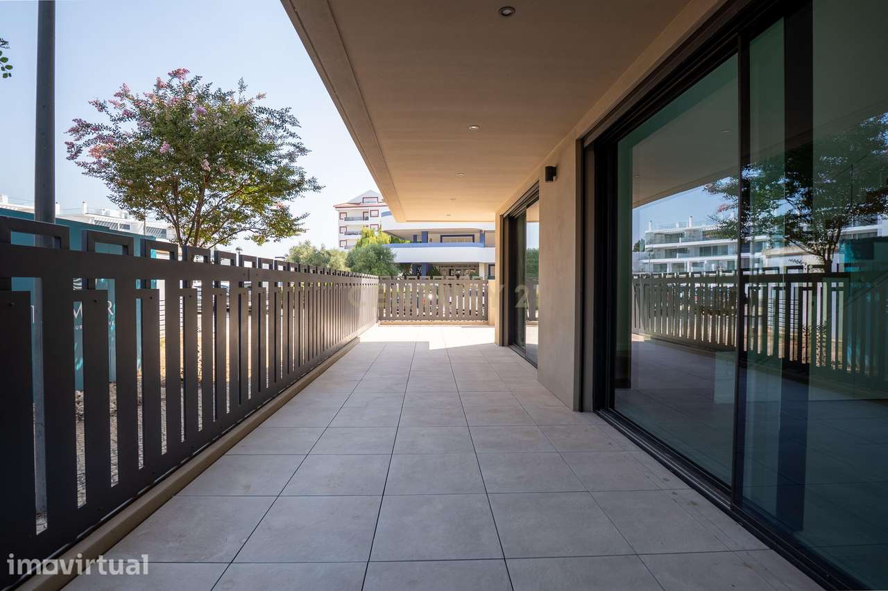 T2 Duplex, em Vilamoura. Há lugares onde se compra uma casa. Aqui, com - Grande imagem: 5/30