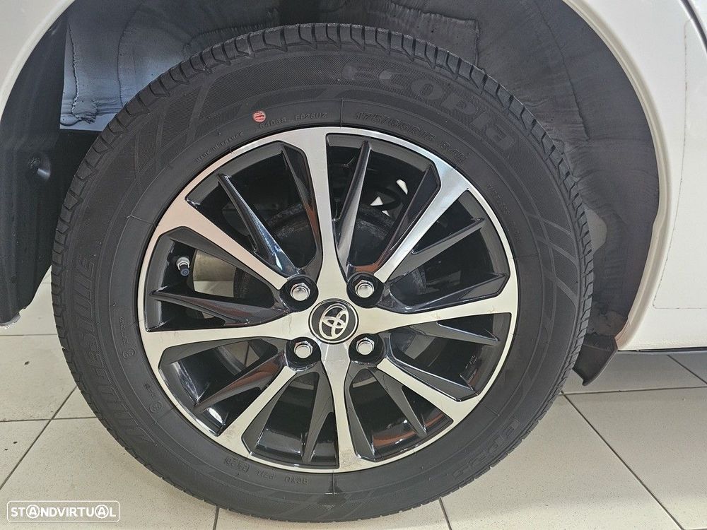 Toyota Yaris 1.0 VVT-i ACtive - 26