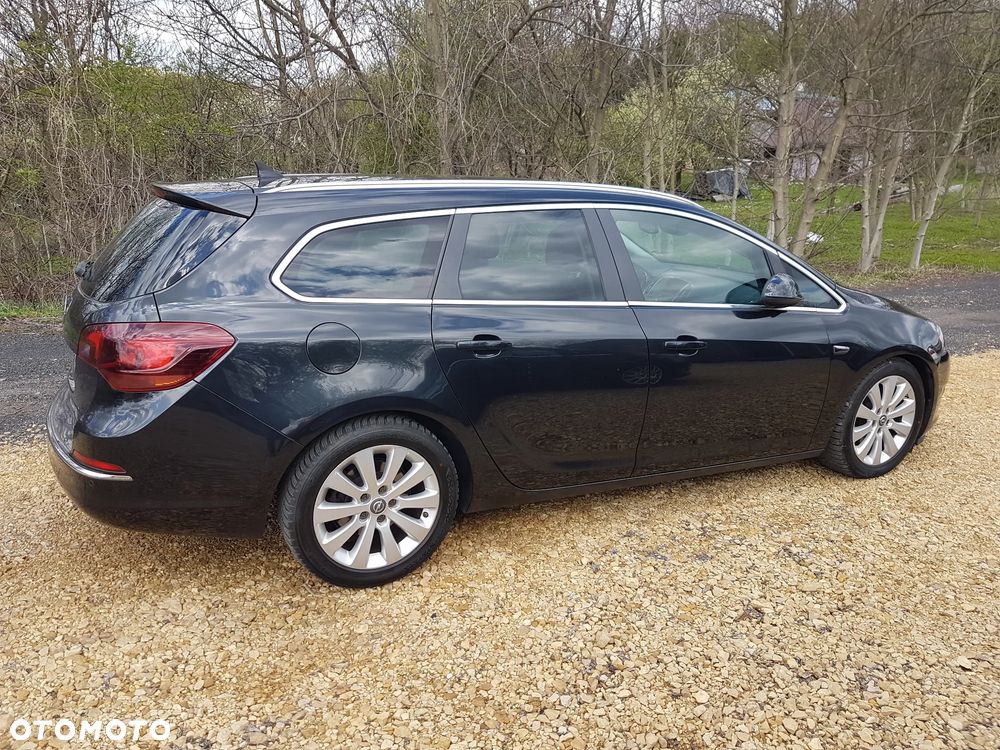 Opel Astra 2.0 CDTI DPF SportsTourer Exklusiv - 6