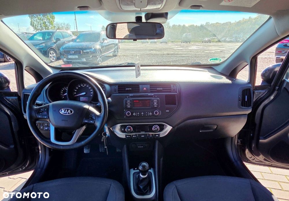 Kia Rio - 7