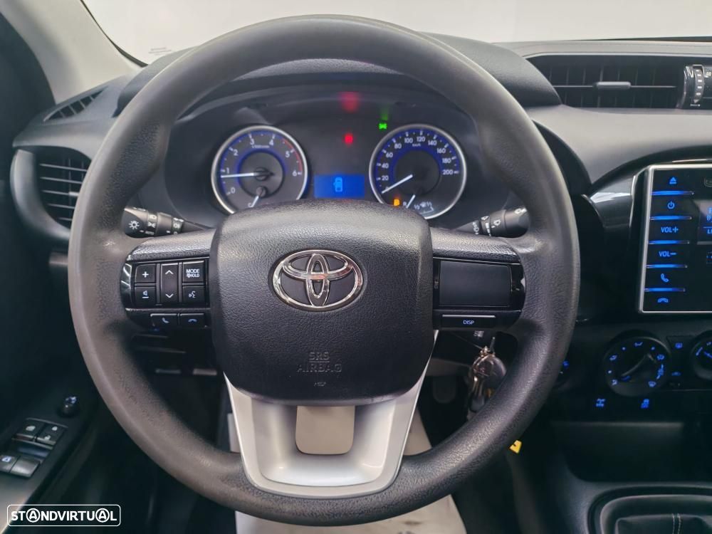 Toyota Hilux 2.4 D-4D 4WD CE 3L - 13