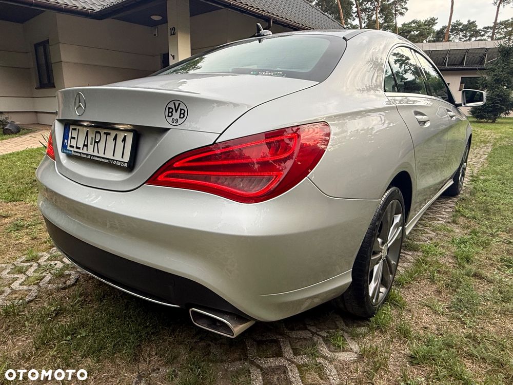 Mercedes-Benz CLA 200 7G-DCT Orange Art Edition - 8