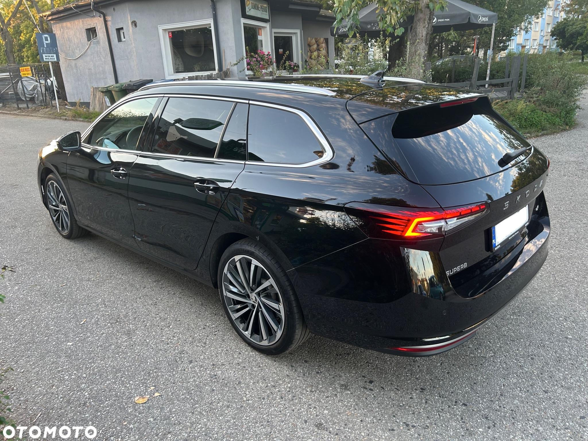 Skoda Superb 2.0 TDI SCR 4x4 L&K DSG - 2