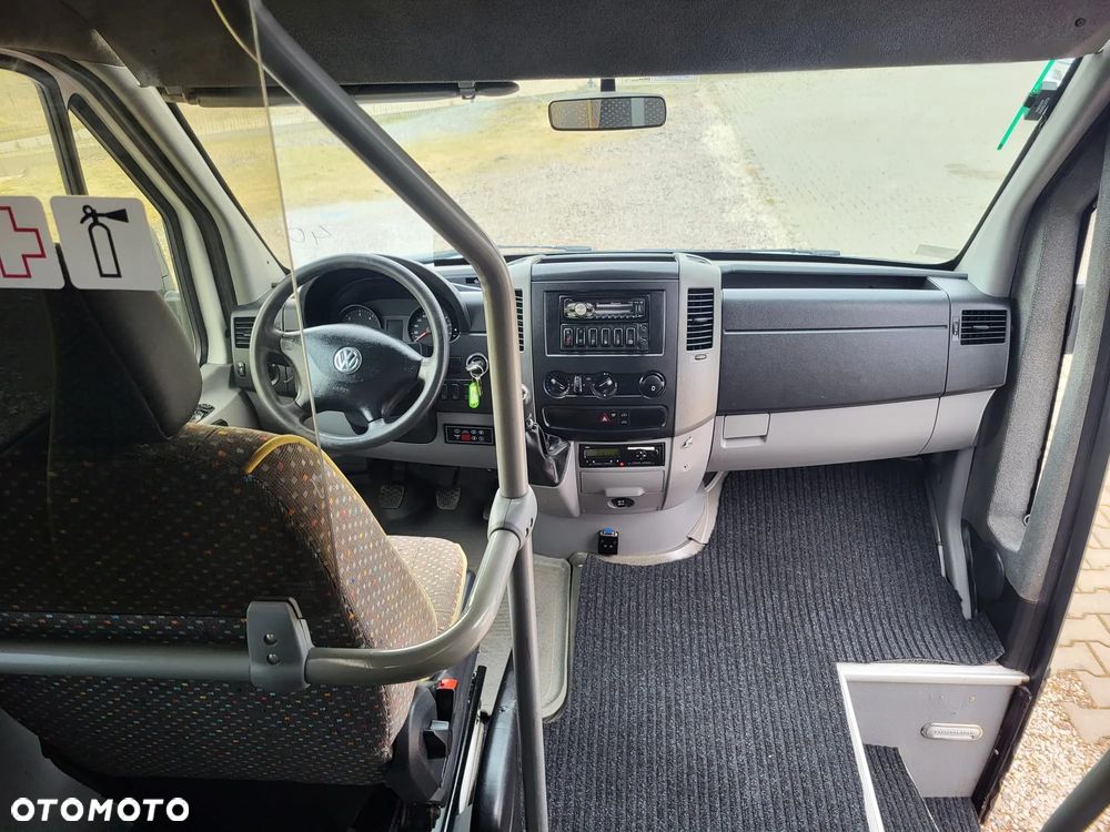 Volkswagen Crafter 24 - miejsca + 3 stojące - 13