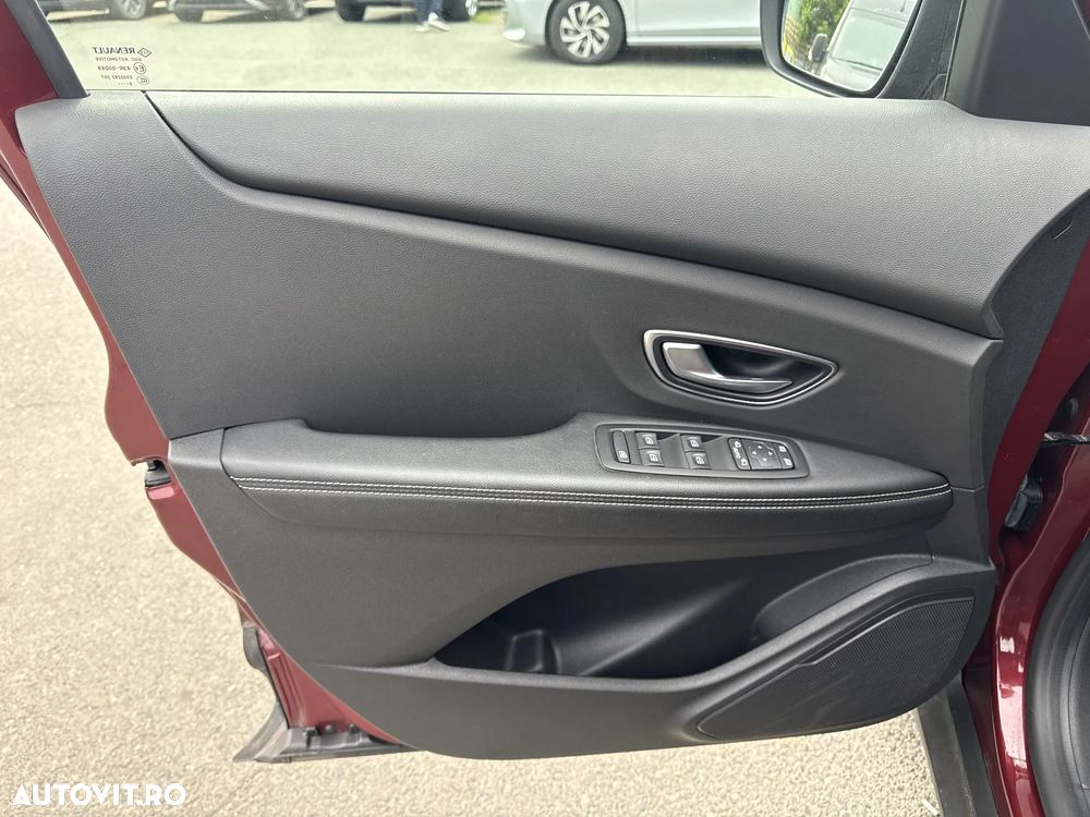 Renault Grand Scenic - 16