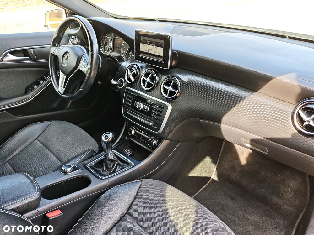 Mercedes-Benz Klasa A 180 (BlueEFFICIENCY) - 24