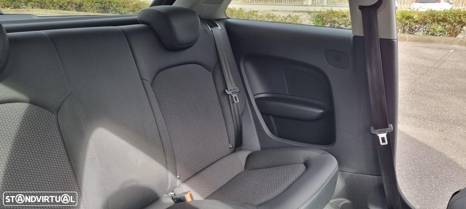 Audi A1 1.6 TDI S-line - 12