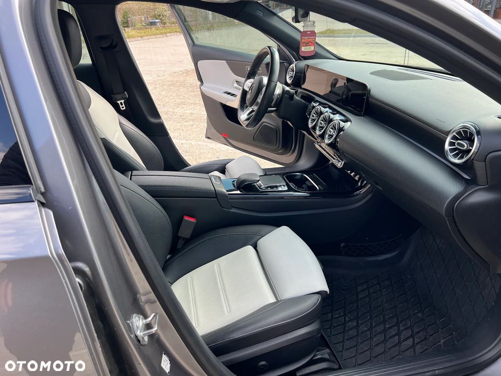 Mercedes-Benz Klasa A 220 4Matic 7G-DCT AMG Line - 22