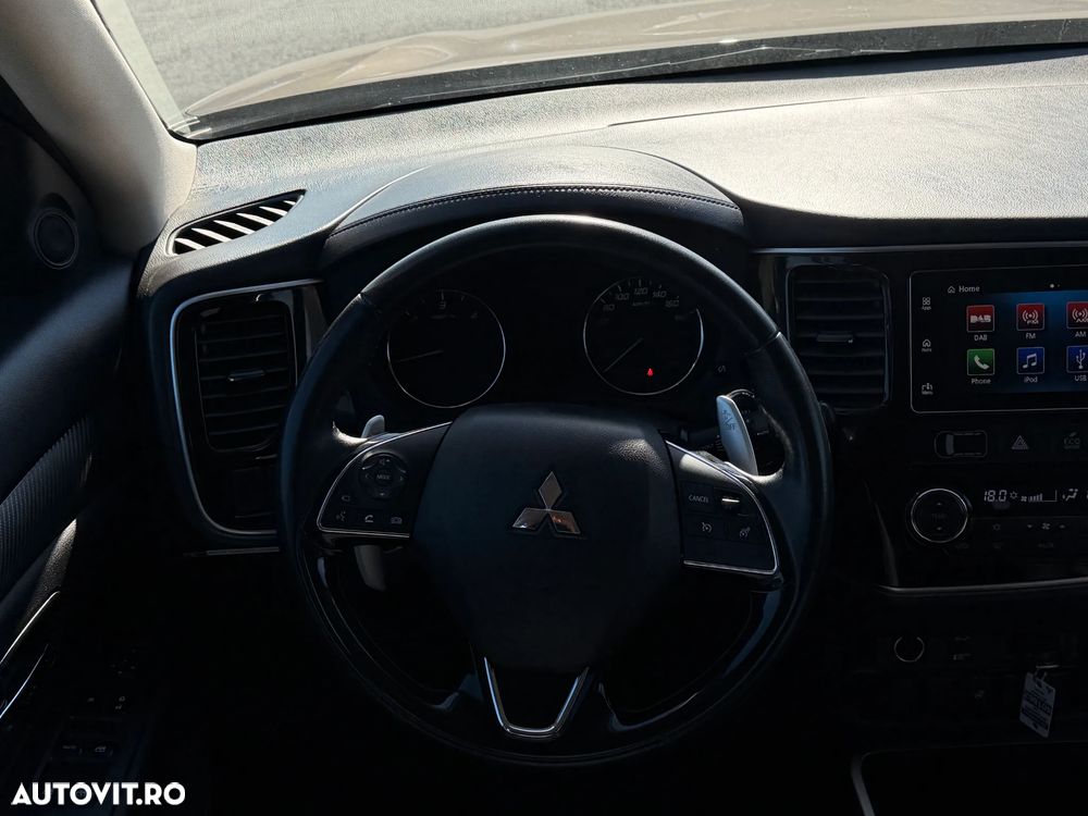 Mitsubishi Outlander - 14