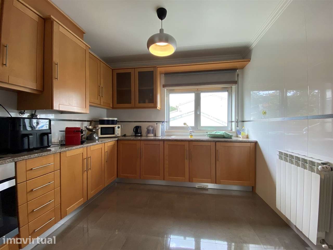 Arrendamento / Apartamento T2 / Varandas / Garagem / Sótão / Marinheir - Grande imagem: 2/28