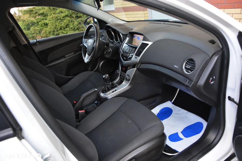 Chevrolet Cruze - 37