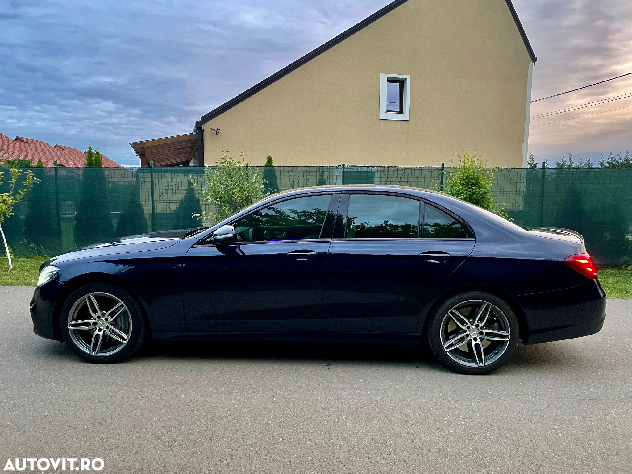 Mercedes-Benz E AMG 43 4Matic T 9G-TRONIC - 13