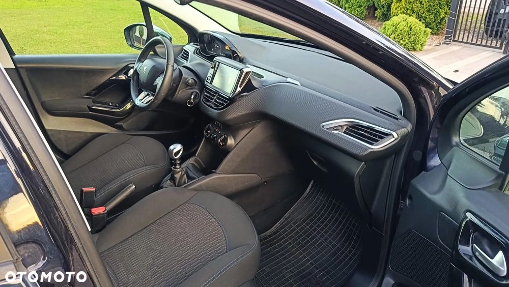 Peugeot 208 1.2 PureTech GPF Signature S&S - 7