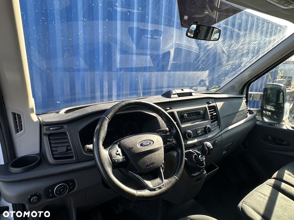 Ford Transit - 12